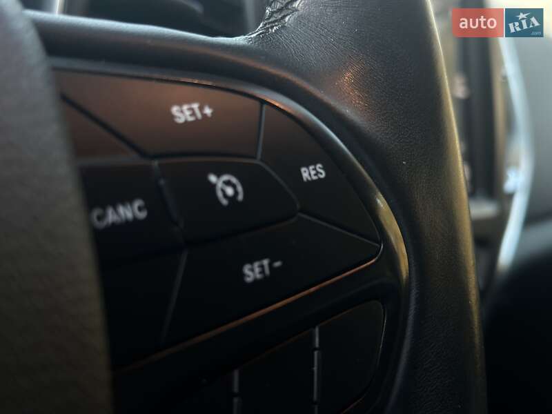 Внедорожник / Кроссовер Jeep Cherokee 2018 в Киеве
