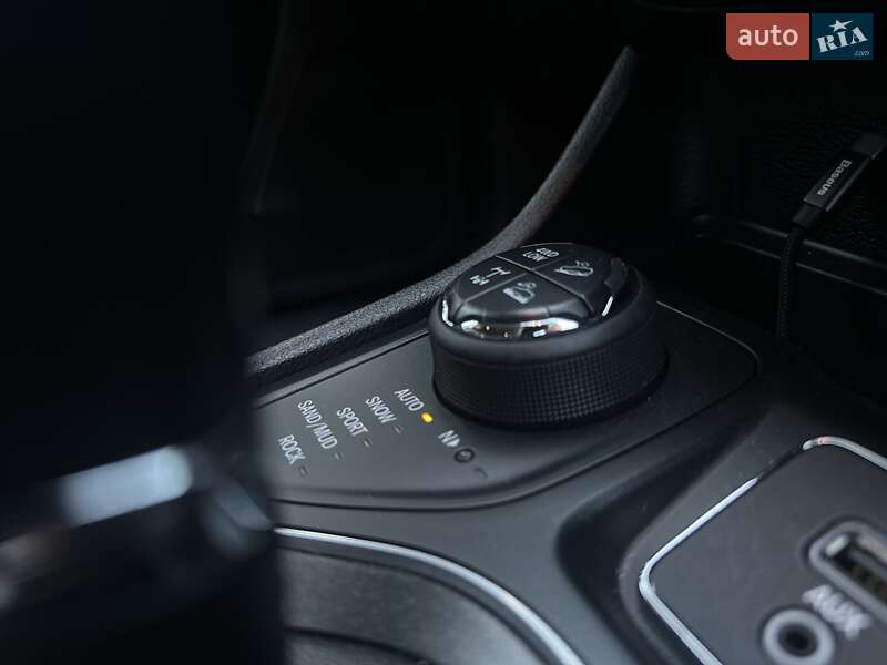 Внедорожник / Кроссовер Jeep Cherokee 2018 в Киеве