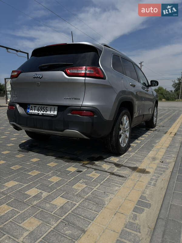 Внедорожник / Кроссовер Jeep Cherokee 2016 в Коломые