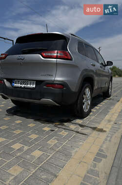 Внедорожник / Кроссовер Jeep Cherokee 2016 в 