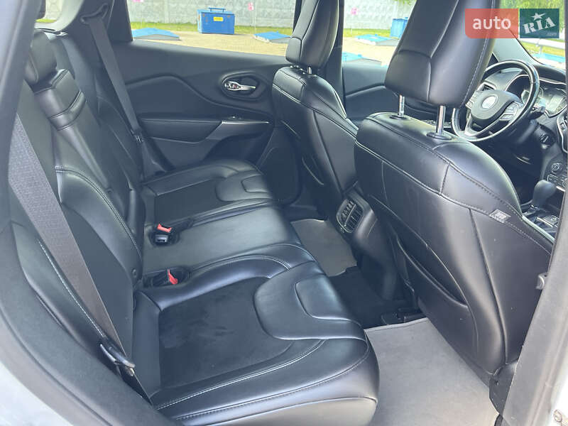 Внедорожник / Кроссовер Jeep Cherokee 2019 в Василькове