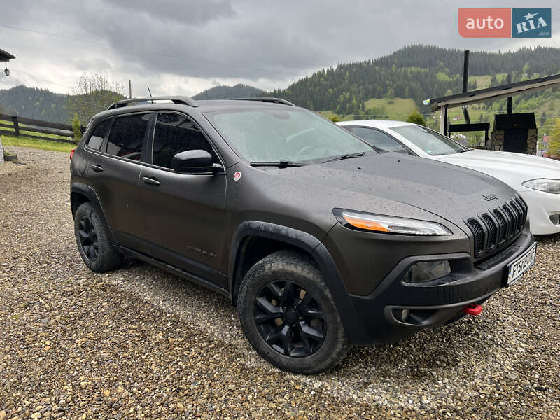 Внедорожник / Кроссовер Jeep Cherokee 2016 в 