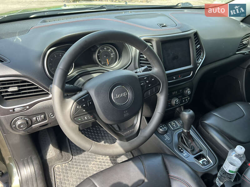 Внедорожник / Кроссовер Jeep Cherokee 2020 в Чернигове