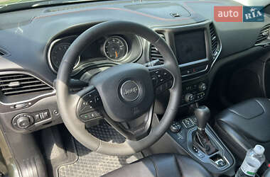 Внедорожник / Кроссовер Jeep Cherokee 2020 в 