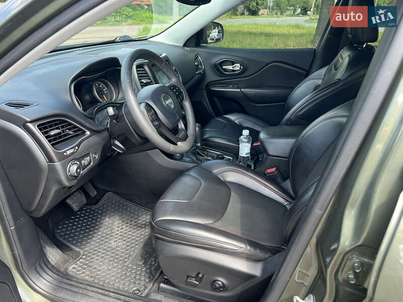 Внедорожник / Кроссовер Jeep Cherokee 2020 в Чернигове