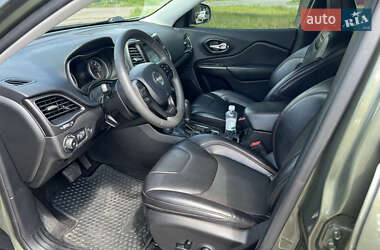 Внедорожник / Кроссовер Jeep Cherokee 2020 в 