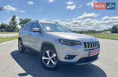 Внедорожник / Кроссовер Jeep Cherokee 2019 в 