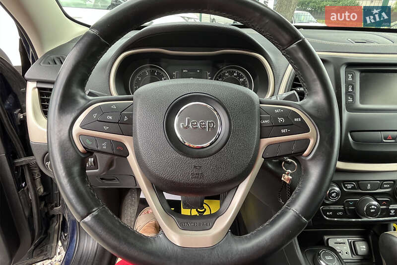 Внедорожник / Кроссовер Jeep Cherokee 2015 в Коломые