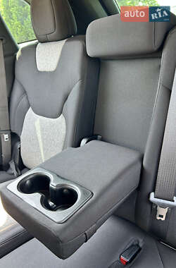 Позашляховик / Кросовер Jeep Cherokee 2013 в 