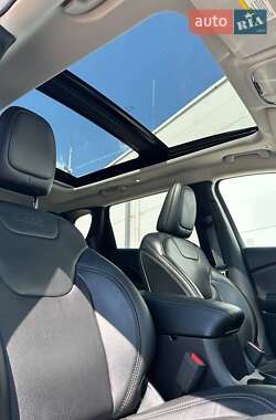 Позашляховик / Кросовер Jeep Cherokee 2019 в 