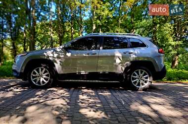 Внедорожник / Кроссовер Jeep Cherokee 2016 в 