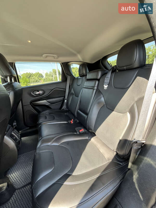 Внедорожник / Кроссовер Jeep Cherokee 2018 в Киеве