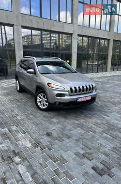 Внедорожник / Кроссовер Jeep Cherokee 2015 в Полтаве