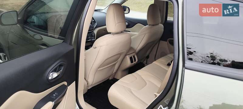 Внедорожник / Кроссовер Jeep Cherokee 2019 в Харькове