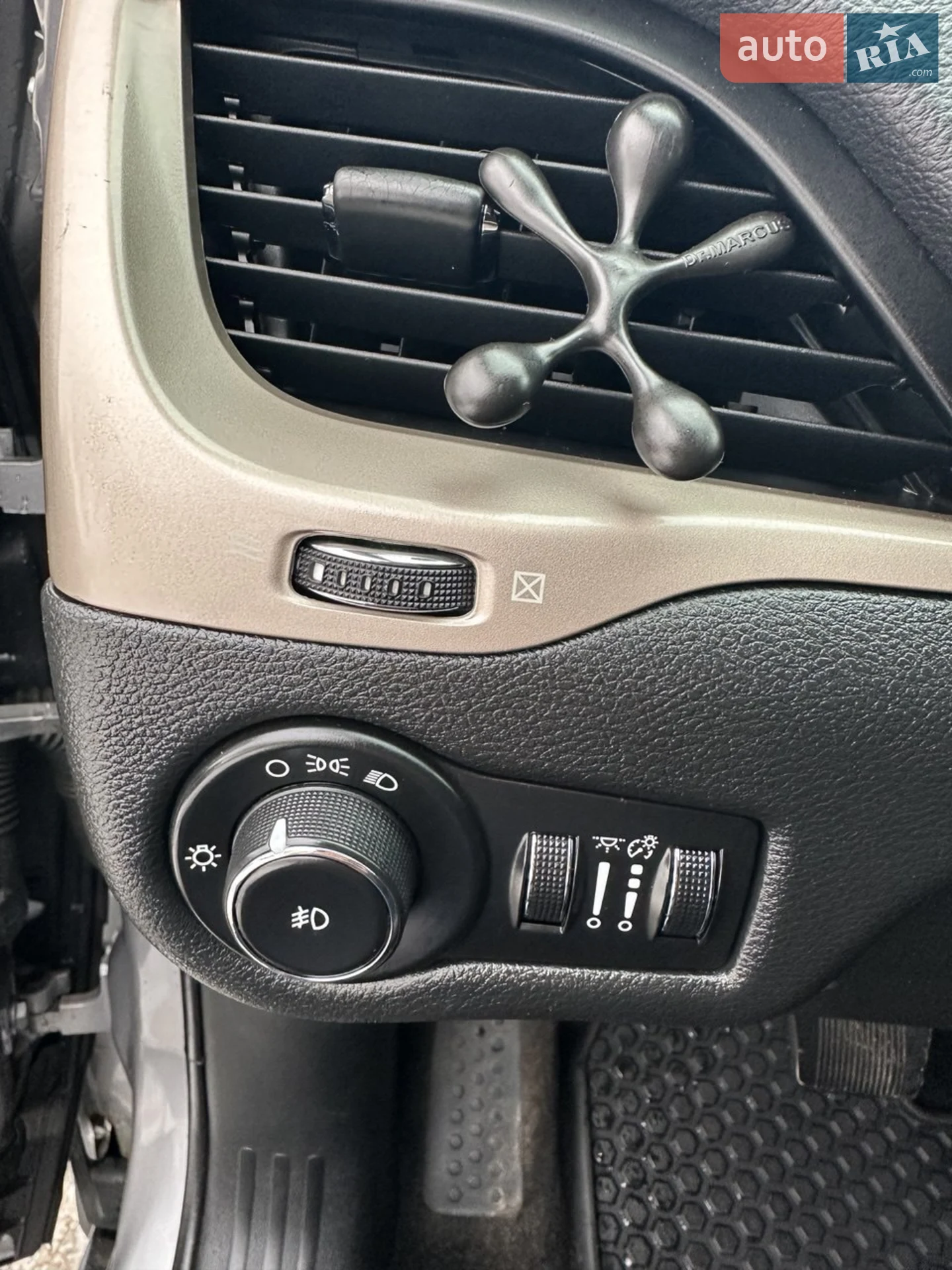 2014 Jeep Cherokee - мініатюра 15