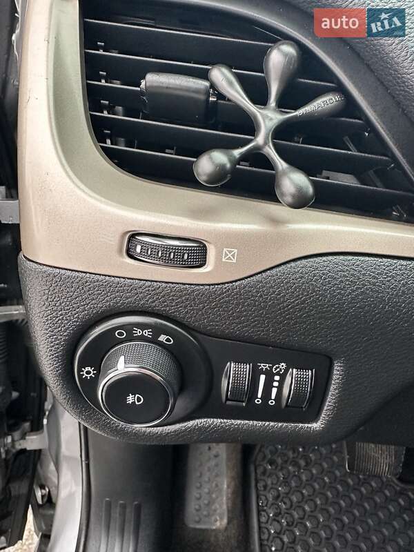 Позашляховик / Кросовер Jeep Cherokee 2014 в Сумах