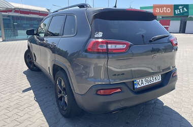 Внедорожник / Кроссовер Jeep Cherokee 2016 в 