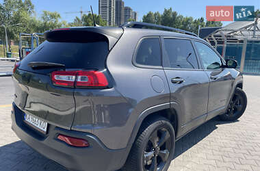 Внедорожник / Кроссовер Jeep Cherokee 2016 в 