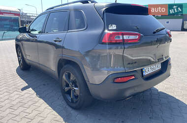 Внедорожник / Кроссовер Jeep Cherokee 2016 в 