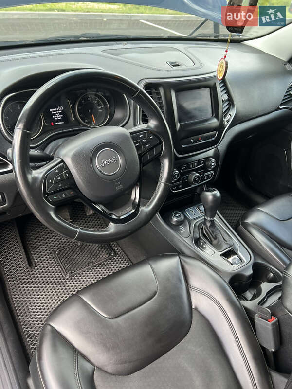 Внедорожник / Кроссовер Jeep Cherokee 2019 в Ровно