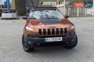 Внедорожник / Кроссовер Jeep Cherokee 2014 в 