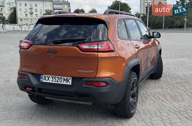 Внедорожник / Кроссовер Jeep Cherokee 2014 в 