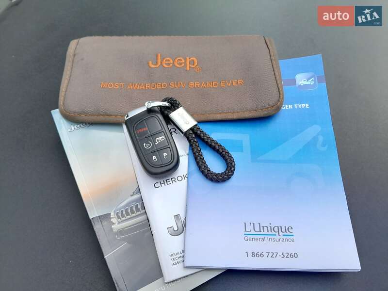 Позашляховик / Кросовер Jeep Cherokee 2016 в Києві