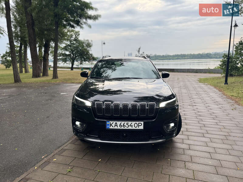 Внедорожник / Кроссовер Jeep Cherokee 2020 в Киеве