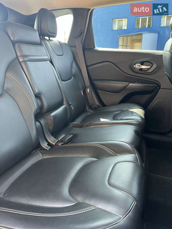 Позашляховик / Кросовер Jeep Cherokee 2015 в Дніпрі