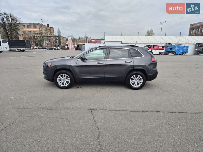 Внедорожник / Кроссовер Jeep Cherokee 2019 в Киеве