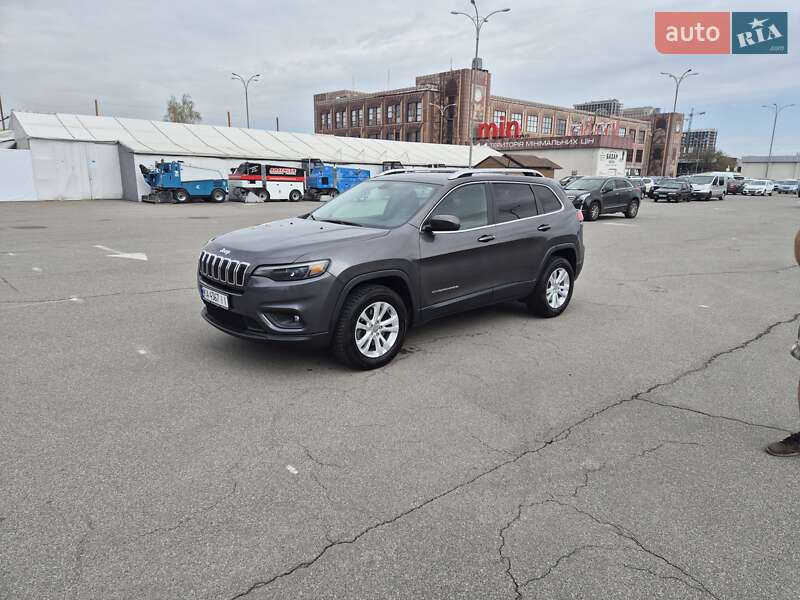 Внедорожник / Кроссовер Jeep Cherokee 2019 в Киеве