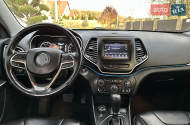 Внедорожник / Кроссовер Jeep Cherokee 2019 в 