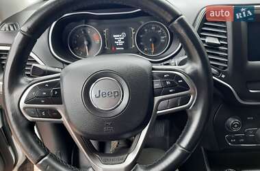 Внедорожник / Кроссовер Jeep Cherokee 2018 в 