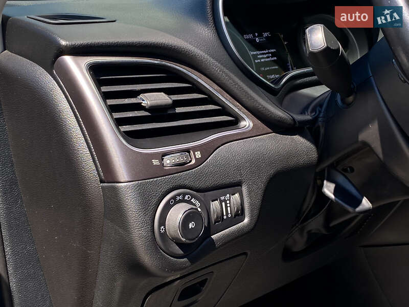 Позашляховик / Кросовер Jeep Cherokee 2020 в Києві