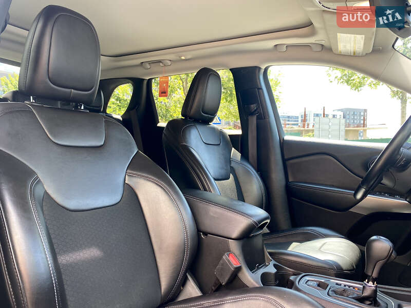 Позашляховик / Кросовер Jeep Cherokee 2020 в Києві