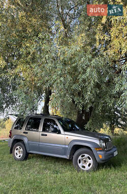 Внедорожник / Кроссовер Jeep Cherokee 2005 в Киеве