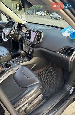 Внедорожник / Кроссовер Jeep Cherokee 2018 в 
