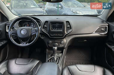 Внедорожник / Кроссовер Jeep Cherokee 2020 в 
