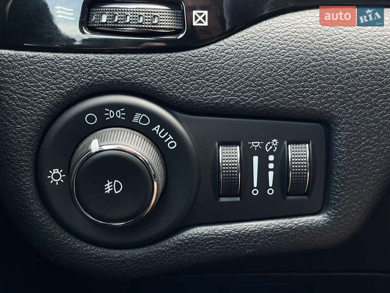 Внедорожник / Кроссовер Jeep Cherokee 2020 в Бердичеве