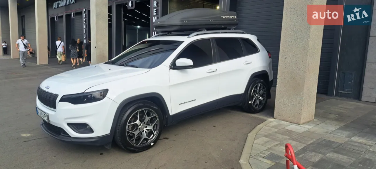 2020 Jeep Cherokee - мініатюра 25