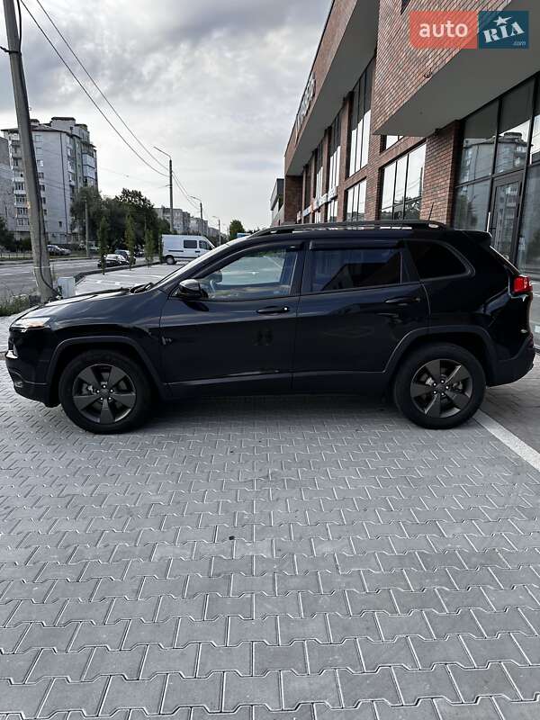 Внедорожник / Кроссовер Jeep Cherokee 2016 в Ивано-Франковске
