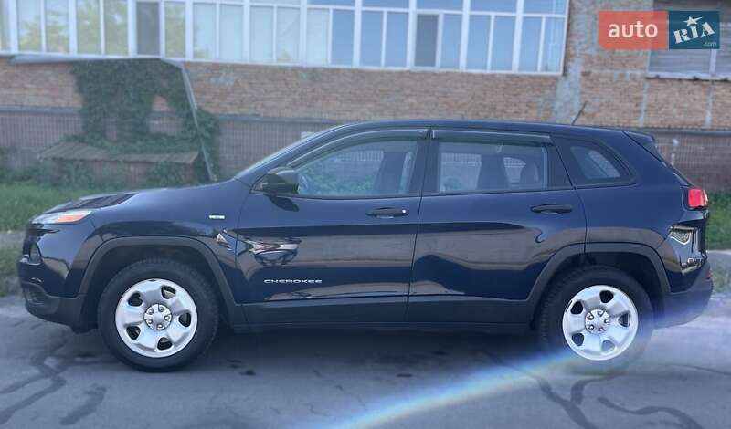 Внедорожник / Кроссовер Jeep Cherokee 2014 в Киеве