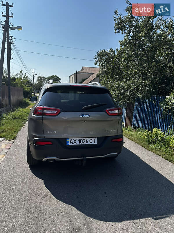 Позашляховик / Кросовер Jeep Cherokee 2016 в Харкові