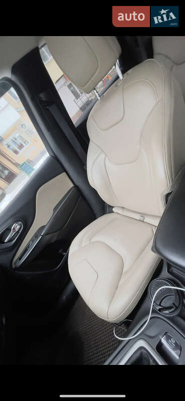 Позашляховик / Кросовер Jeep Cherokee 2016 в Харкові