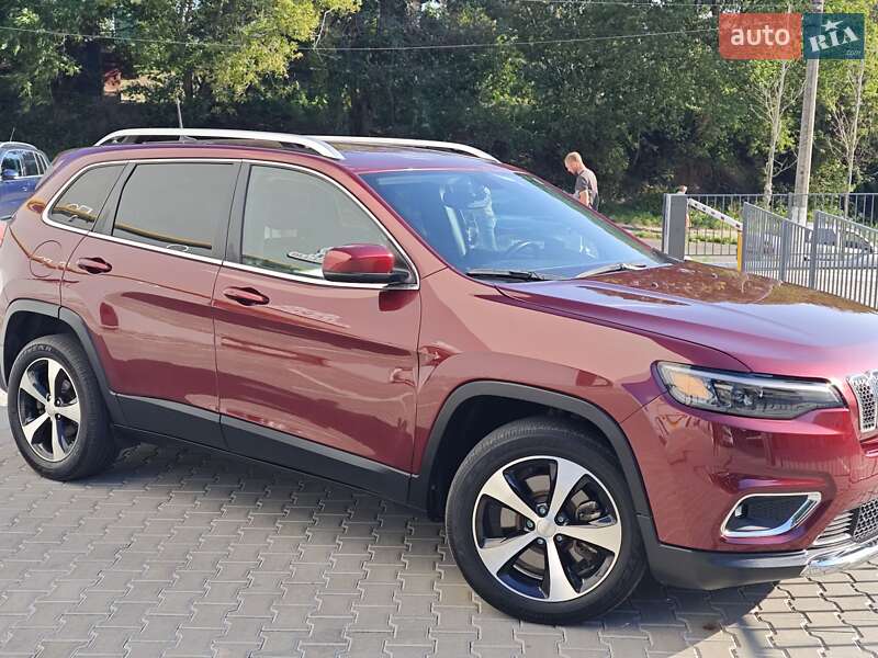 Внедорожник / Кроссовер Jeep Cherokee 2019 в Киеве