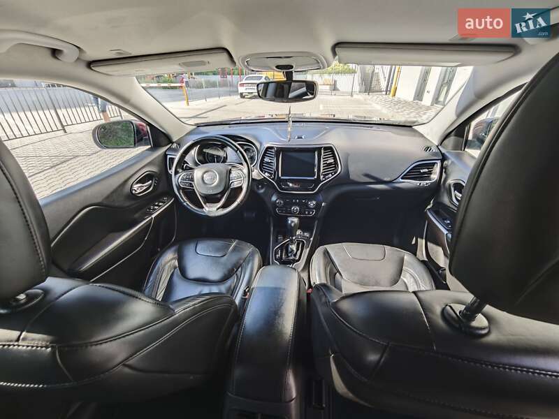 Внедорожник / Кроссовер Jeep Cherokee 2019 в Киеве