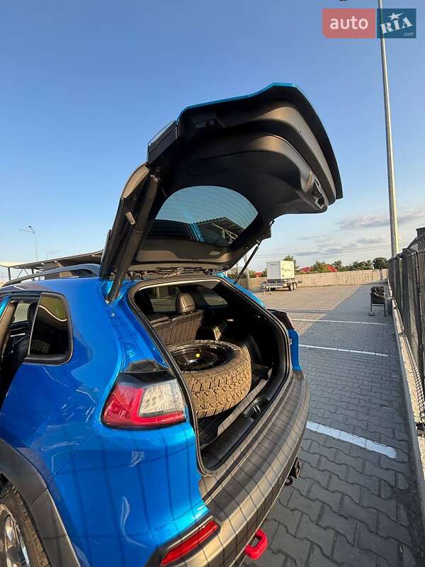 Позашляховик / Кросовер Jeep Cherokee 2020 в Києві фото 9 Позашляховик / Кросовер Jeep Cherokee 2020 в Києві