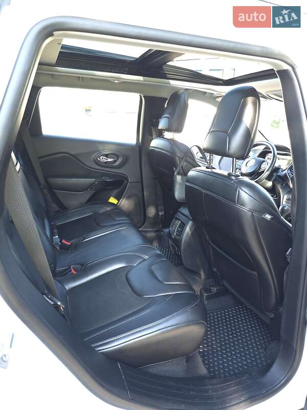 Позашляховик / Кросовер Jeep Cherokee 2018 в Городку