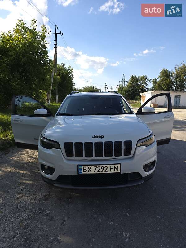 Позашляховик / Кросовер Jeep Cherokee 2018 в Городку