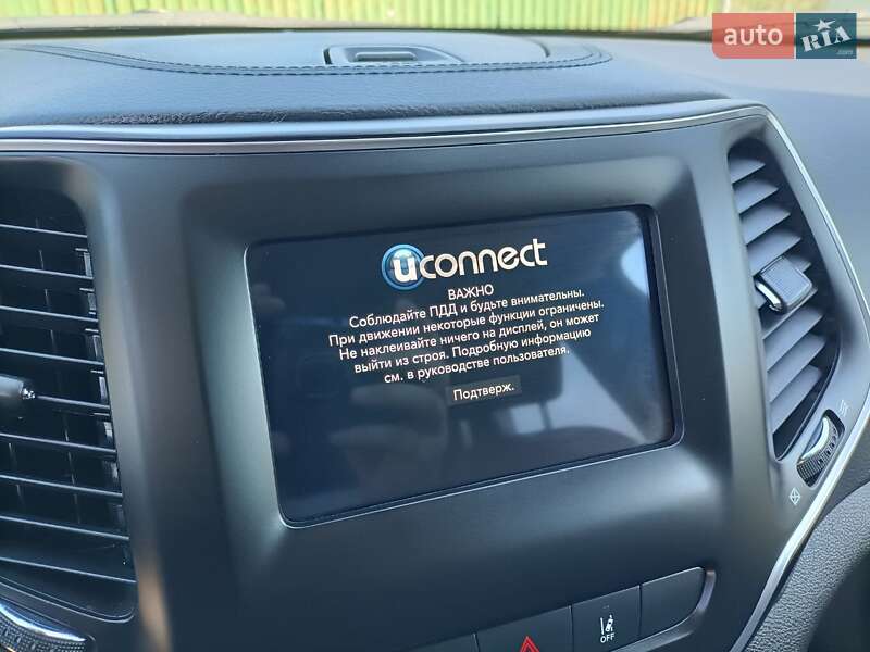 Позашляховик / Кросовер Jeep Cherokee 2020 в Києві